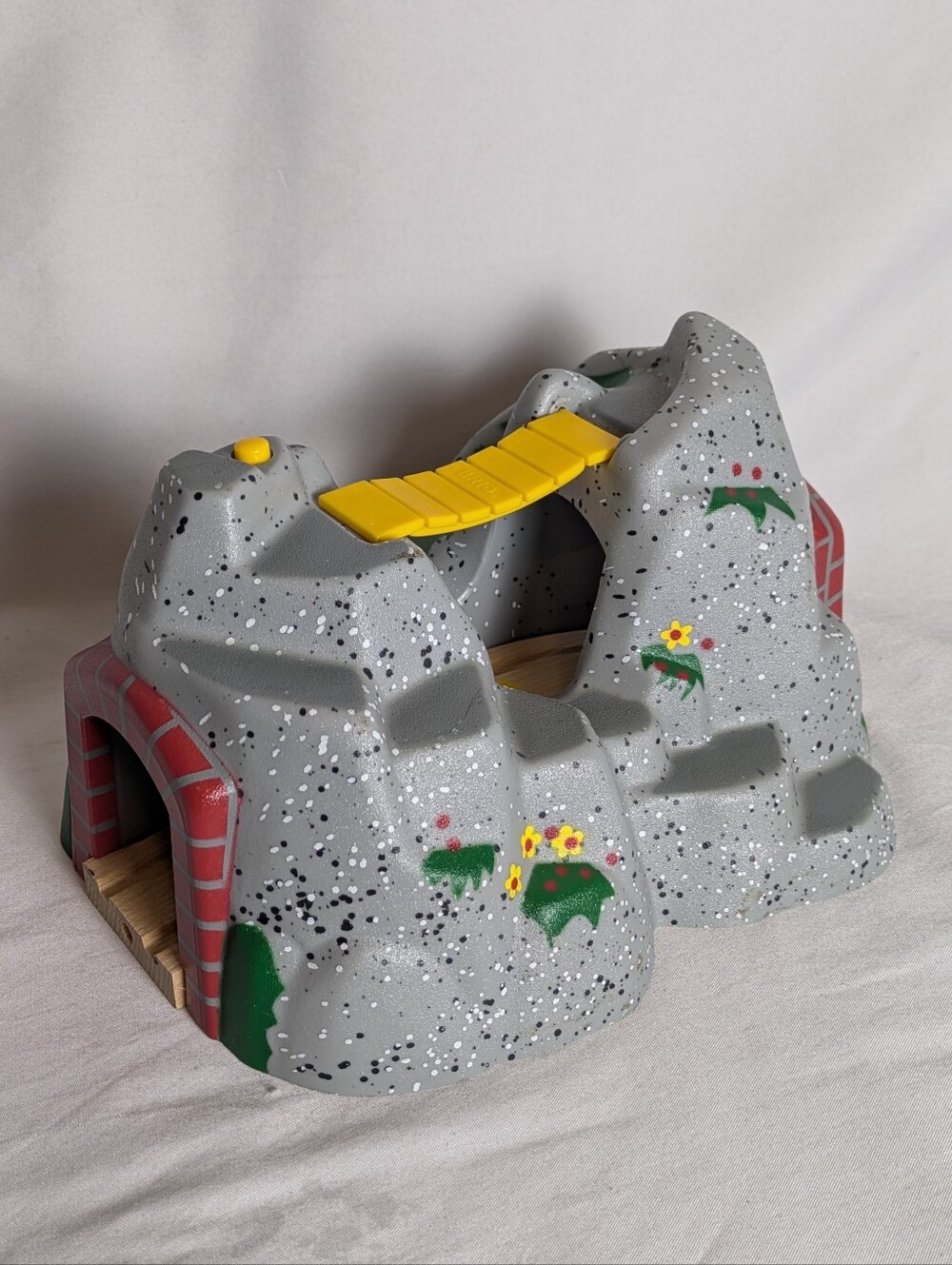 Brio Adventure Tunnel